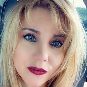 Meet your Posher, Michele